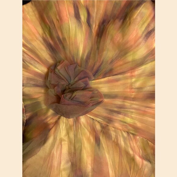 Midsummer night's dream gown, one shoulder sleeve - Picture 10 of 11